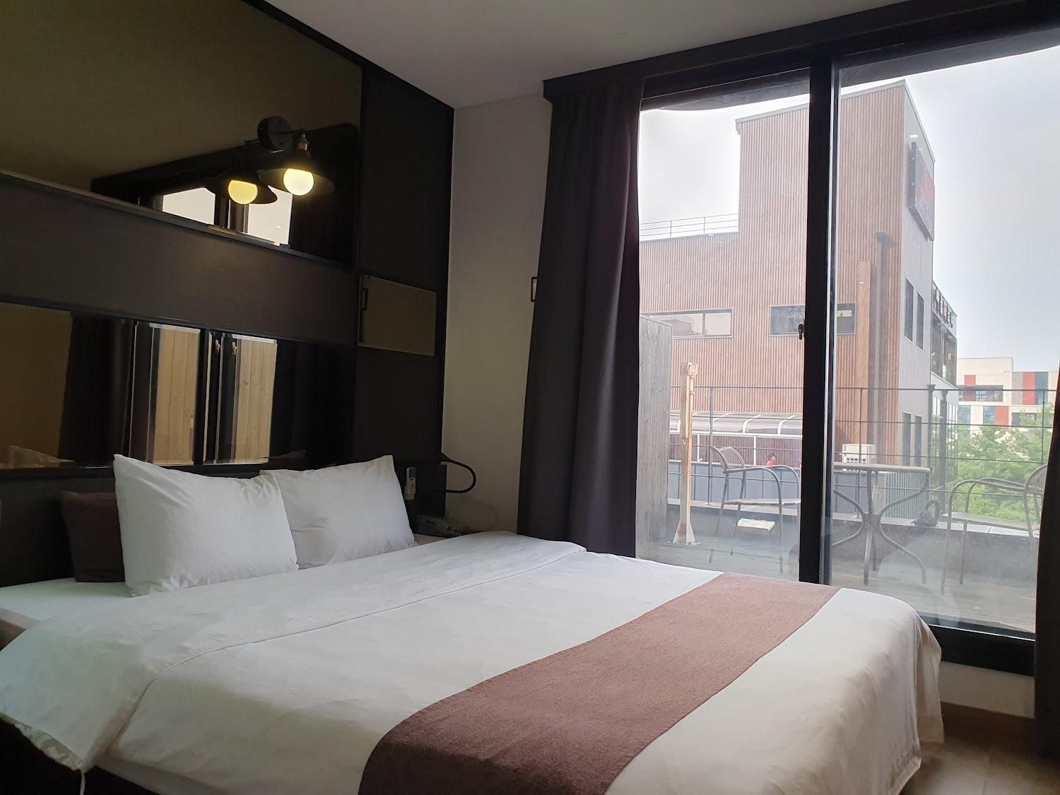 Cover Image for Nabom Hotel