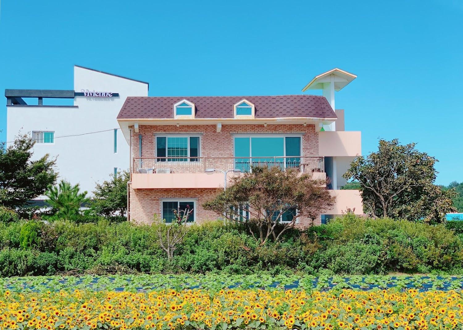 Cover Image for Hung House Bed and Breakfast Gangneung dokchae