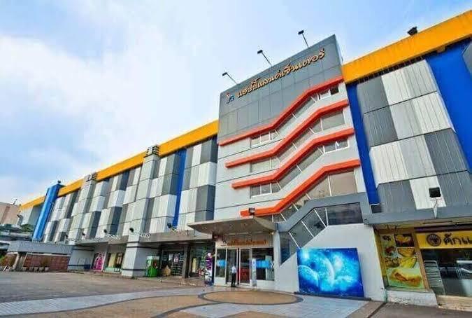 Cover Image for You Happy Hostel Happyland Bangkapi