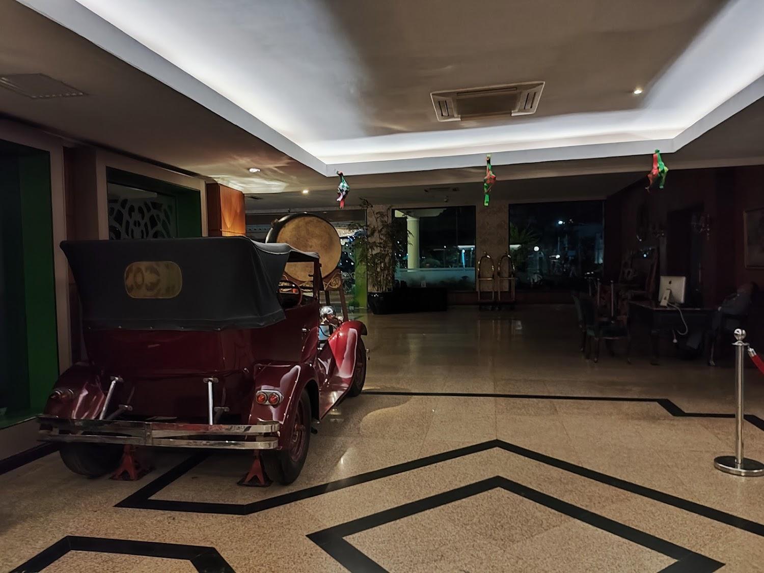 Cover Image for Bumi Senyiur Hotel