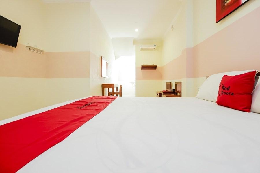 Cover Image for RedDoorz Near Jalan Jendral Sudirman