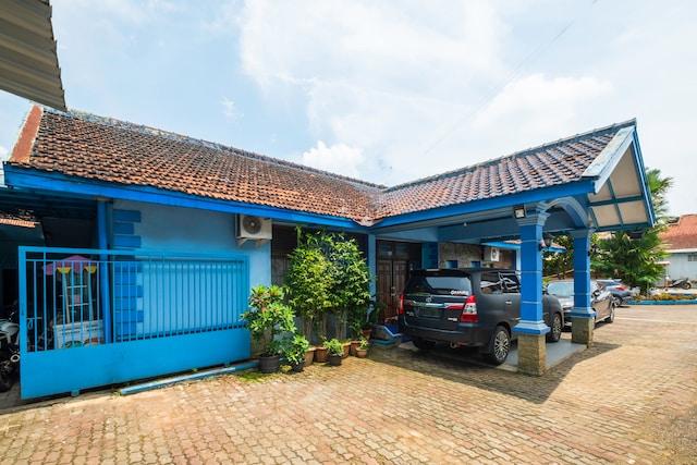 Cover Image for OYO 2302 Blue House Costel Syariah