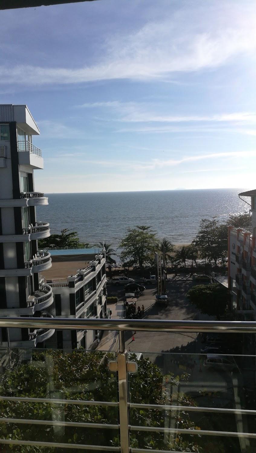 Cover Image for Glow Jomtien beach hotel