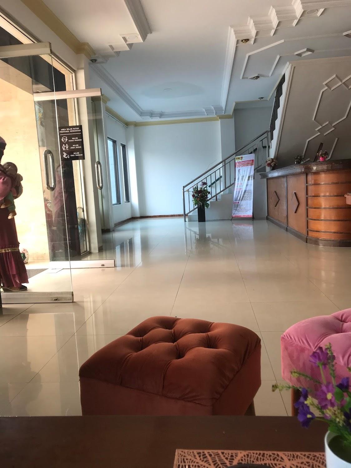 Cover Image for Mahkota Hotel