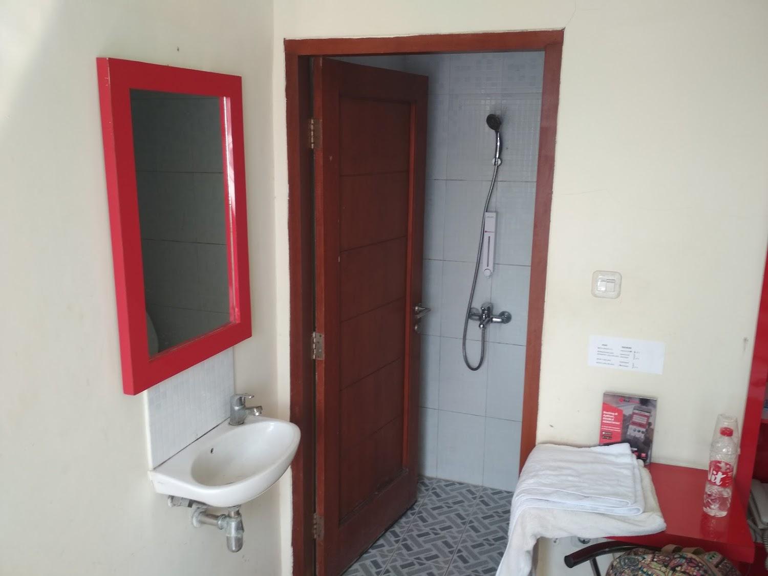 Cover Image for RedDoorz @ Buah Batu 5