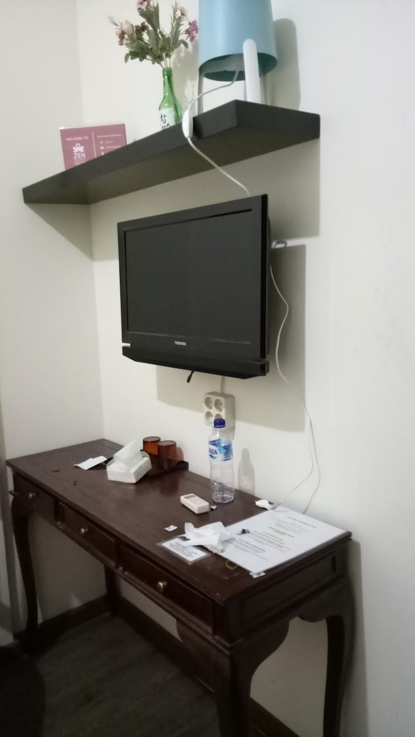 Cover Image for ZEN Rooms Anggrek Loka BSD