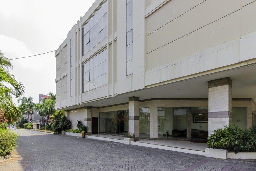 Cover Image for RedDoorz Plus near GBK Senayan