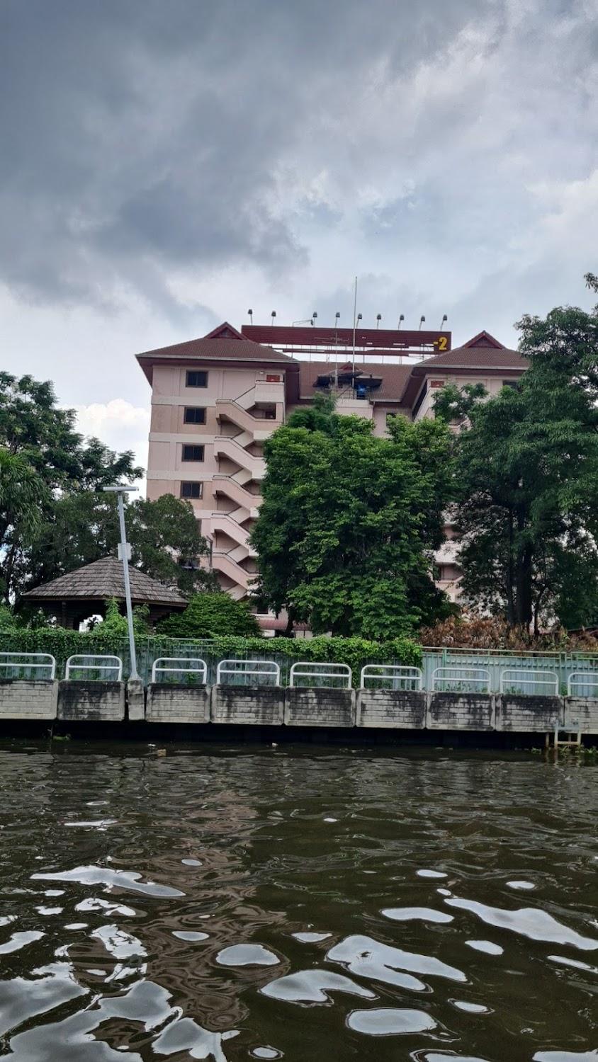 Cover Image for The Canal Hotel