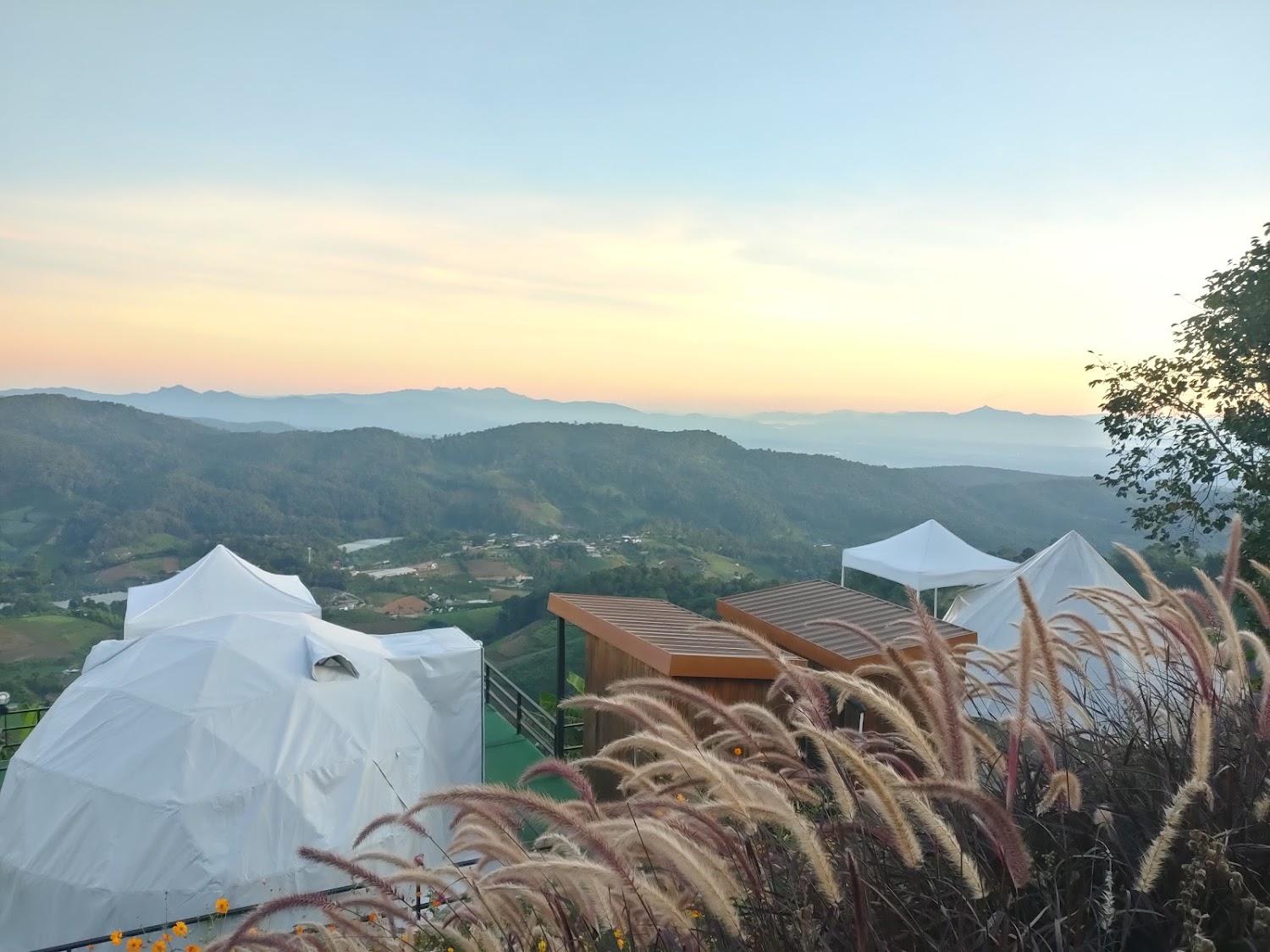 Cover Image for บ้านอุ่นไอหนาว ม่อนแจ่ม