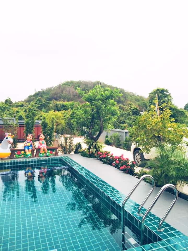 Cover Image for อีฟรีสอร์ท ที่พักสัตหีบ