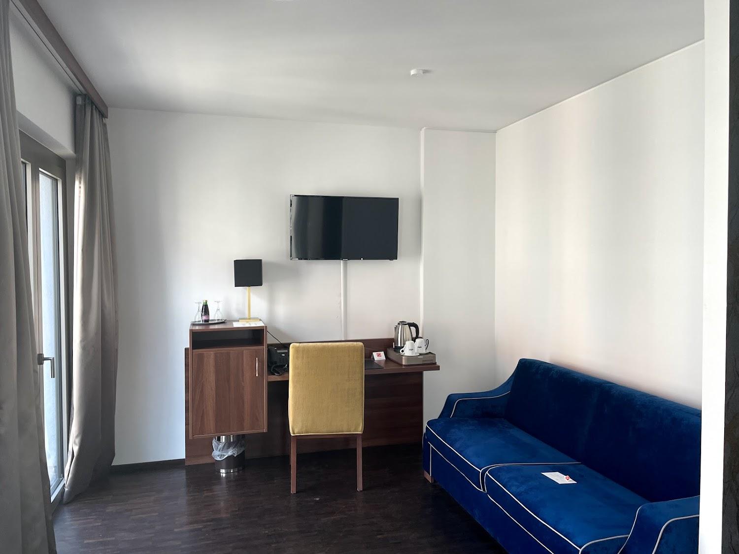 Cover Image for Best Western Plus Royal Suites