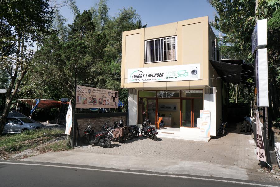 Cover Image for RedDoorz Syariah near Exit Tol Malang