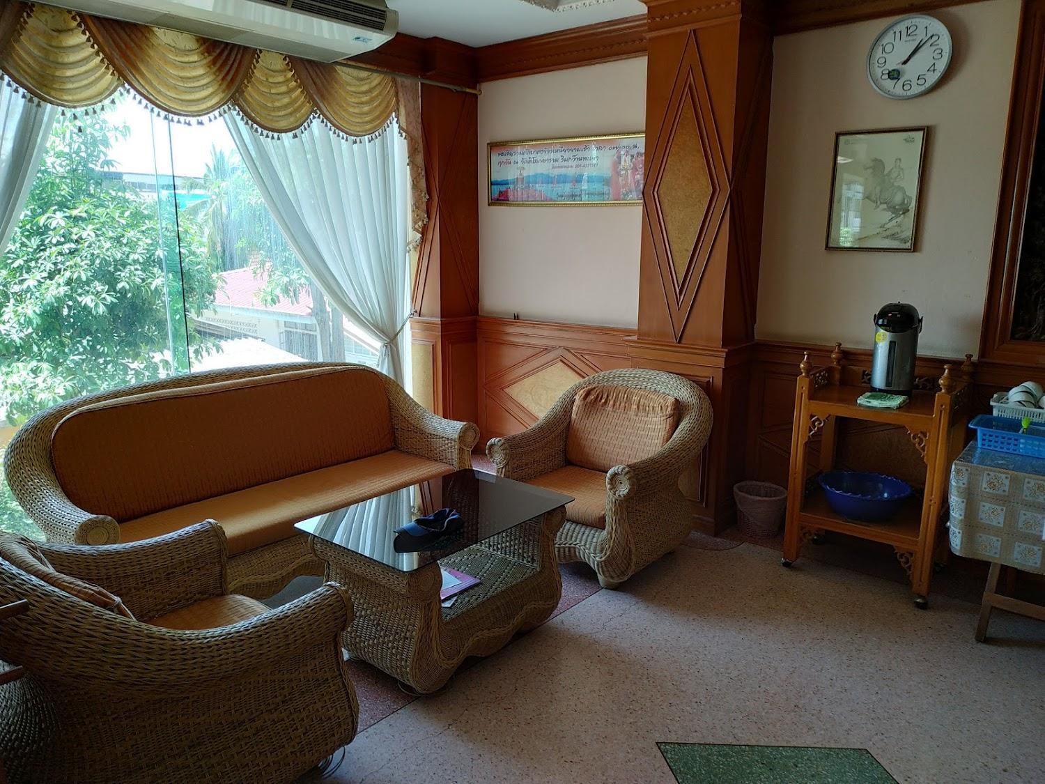 Cover Image for Phuthong Place Hotel