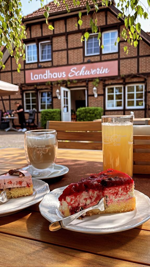 Cover Image for Landhaus Schwerin