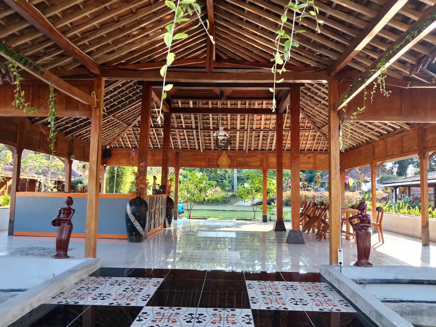 Cover Image for Villa Riverside Kalijeruk Yogyakarta