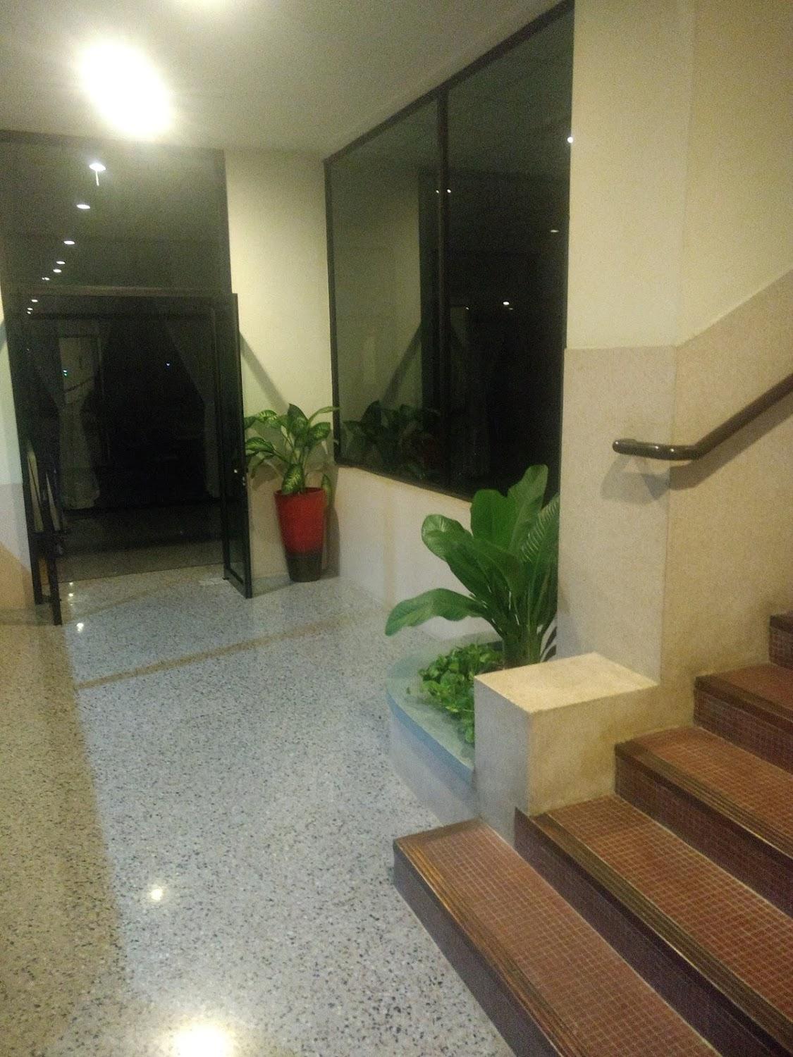 Cover Image for Capital Mansion Executive Living Suites