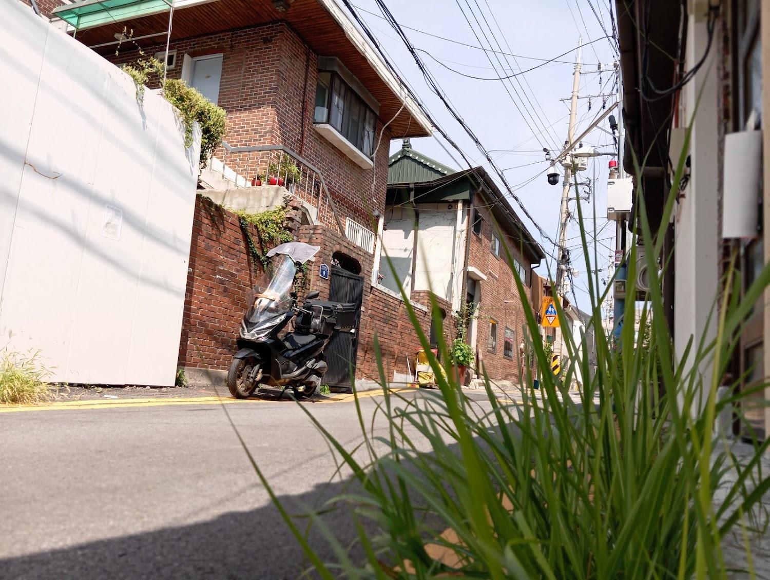 Cover Image for Jinho’s Guest House
