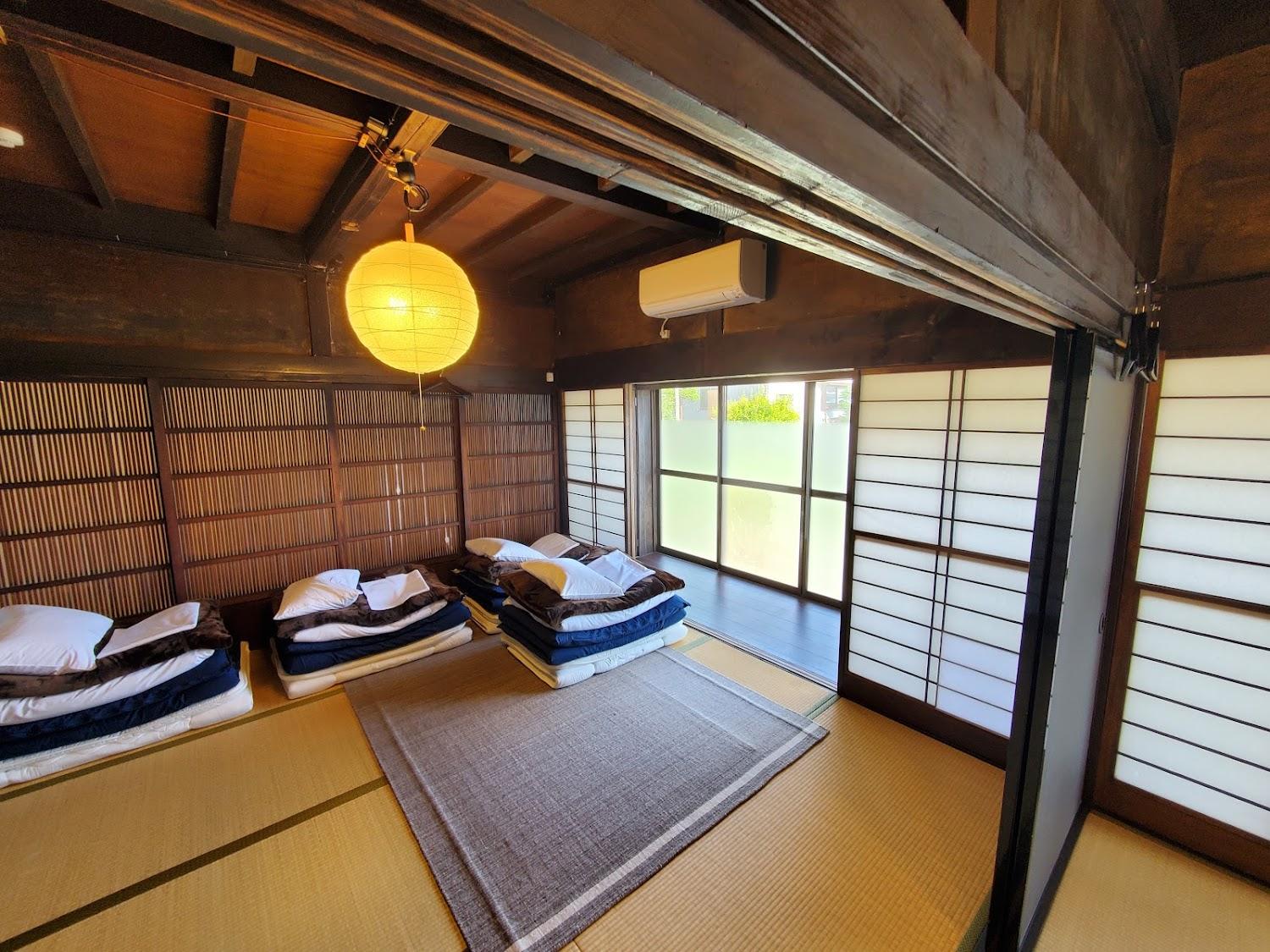 Cover Image for CLASSIC JAPAN LIVING 三浦家