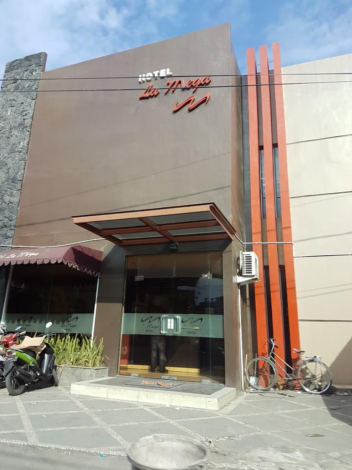 Cover Image for Hotel La Mega