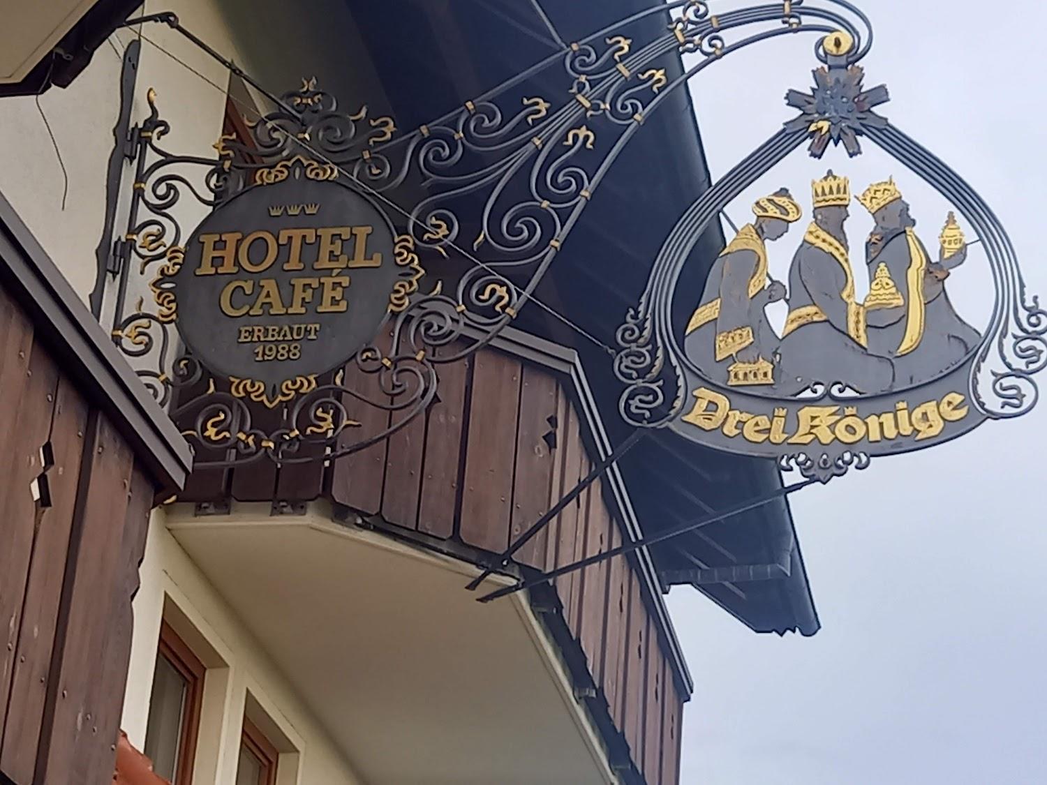 Cover Image for Hotel