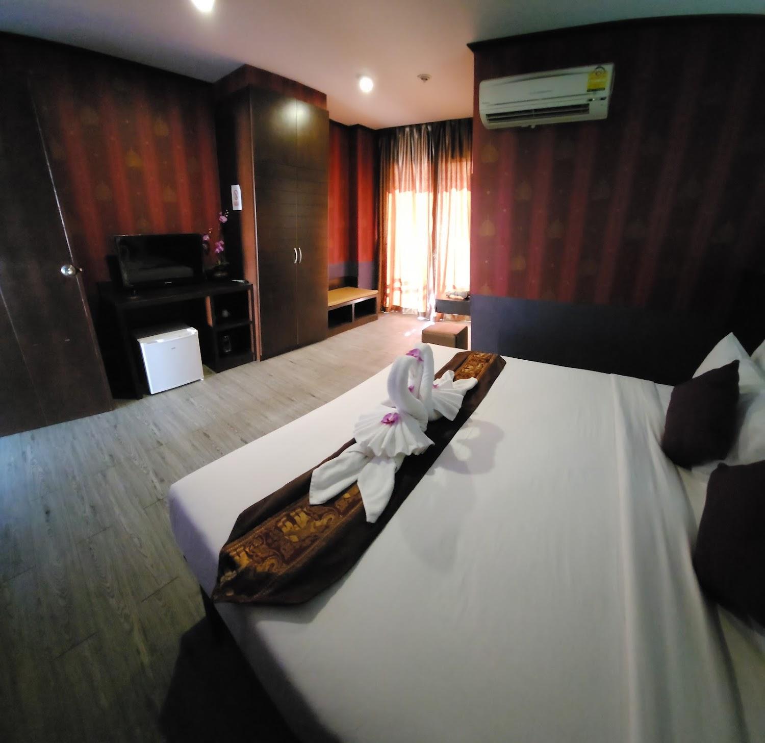 Cover Image for Sereneburi Patong Hotel