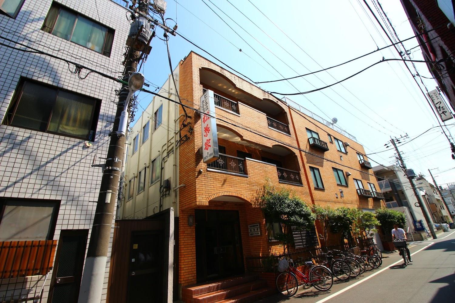 Cover Image for ビジネスホテル松葉家