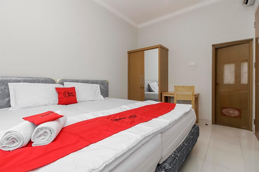Cover Image for RedDoorz near Central Park Mall