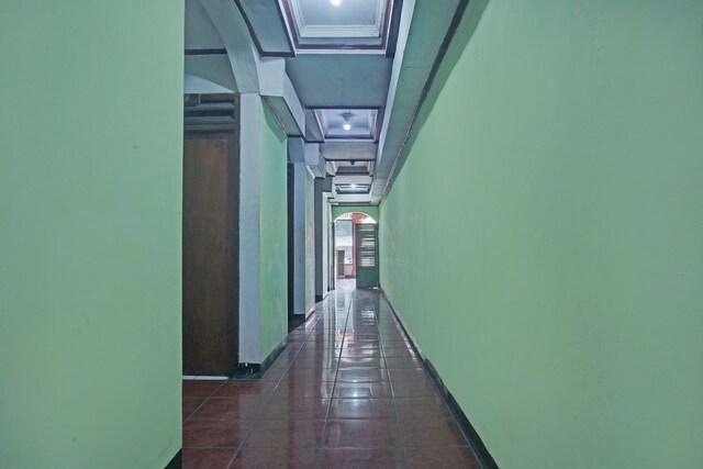Cover Image for OYO 92994 Wisma Kencana Indah