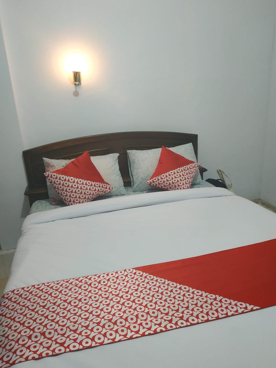 Cover Image for OYO 943 Hotel Azalea Syariah