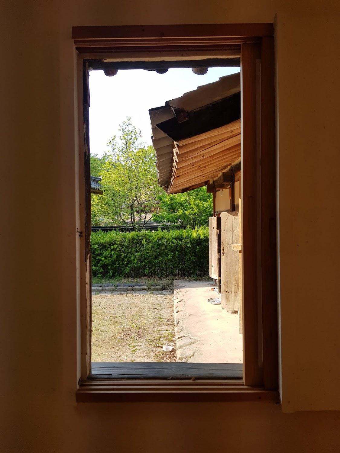 Cover Image for Samsan Traditional House