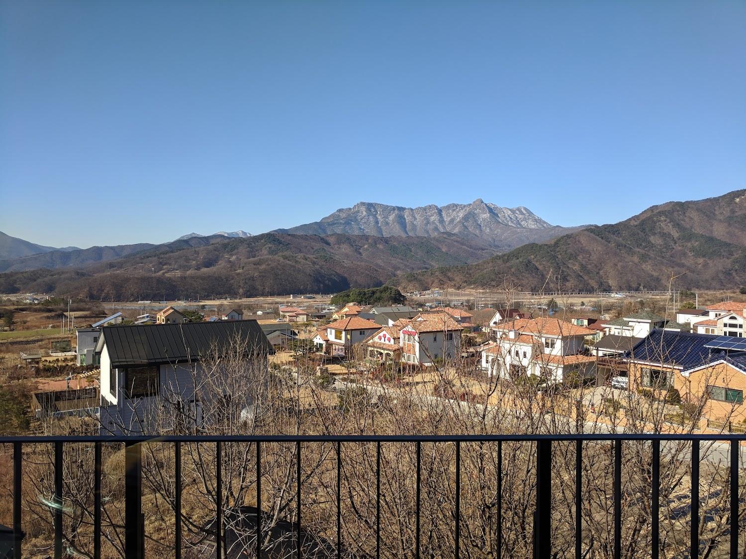 Cover Image for 이둔펜션