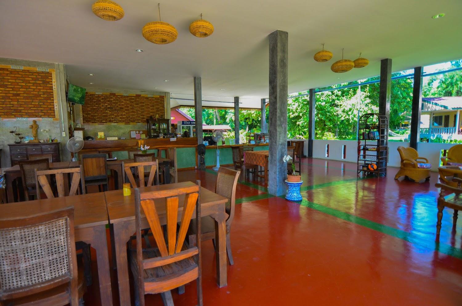 Cover Image for Country Lake Nature Lodge