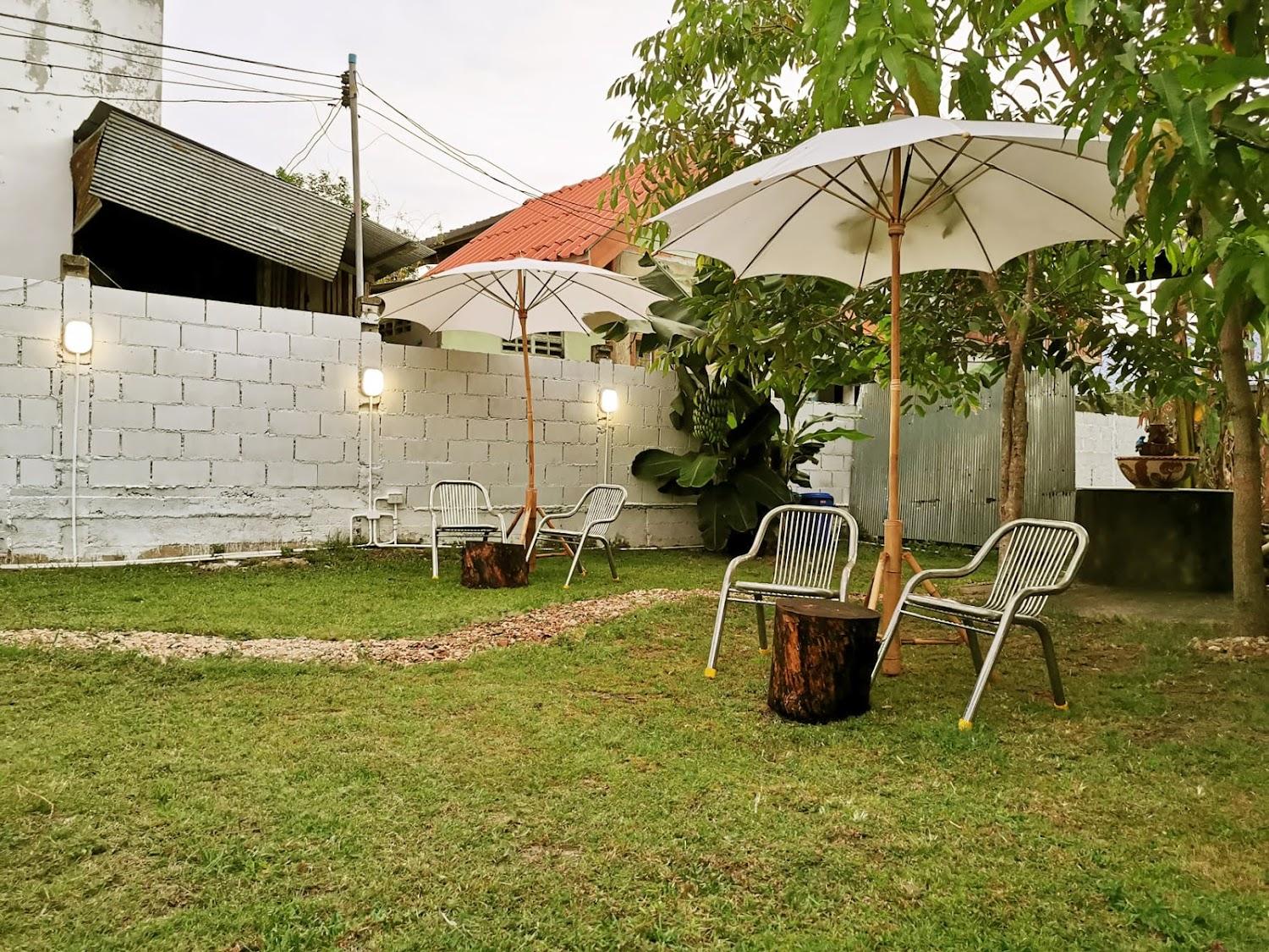 Cover Image for Atom Poshtel อะตอม พอชเทล