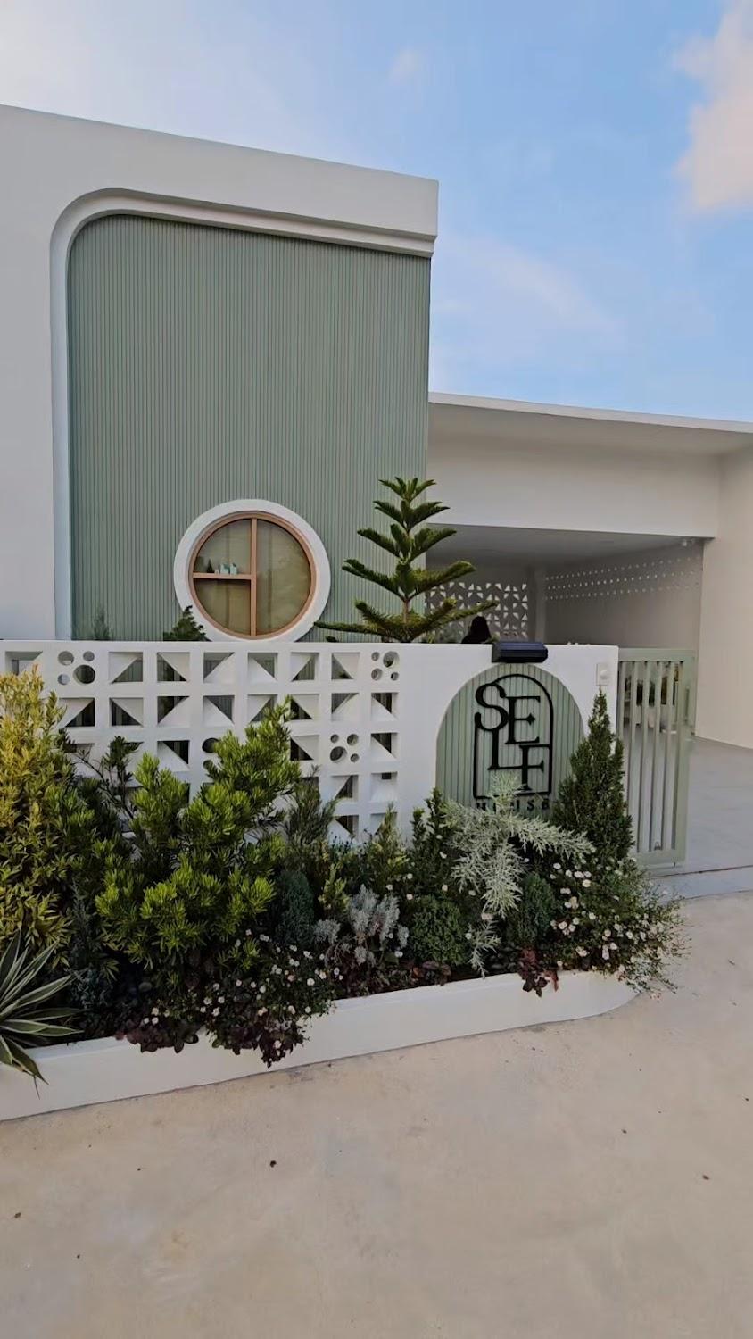 Cover Image for Self House