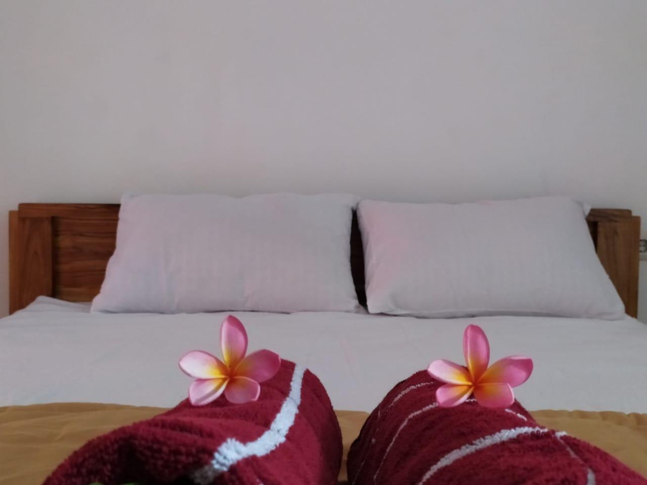 Cover Image for zzz bed and breakfast