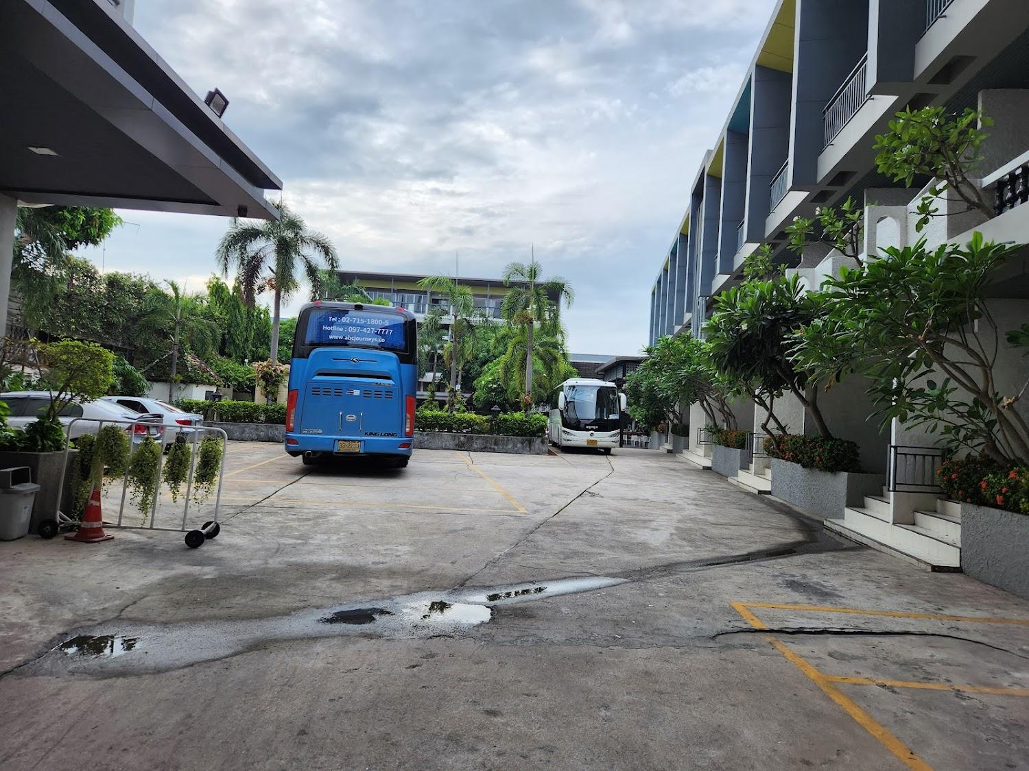 Cover Image for Lantana Pattaya Hotel & Resort