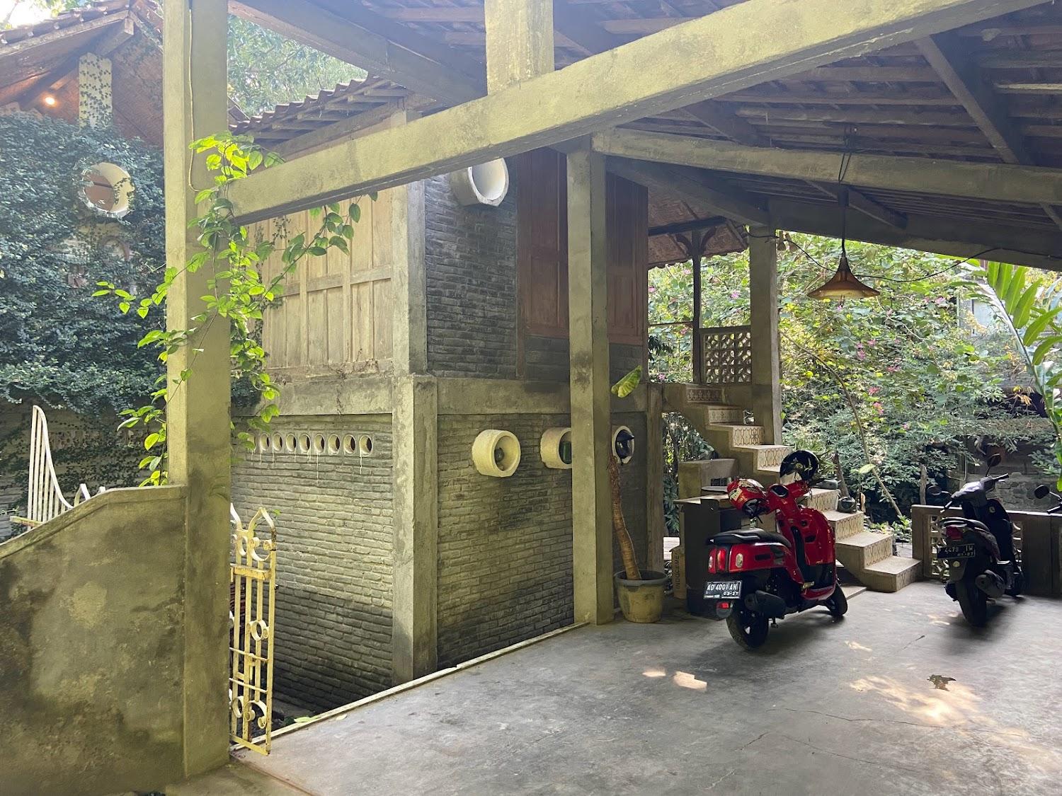 Cover Image for RUMAH SENJAKALA