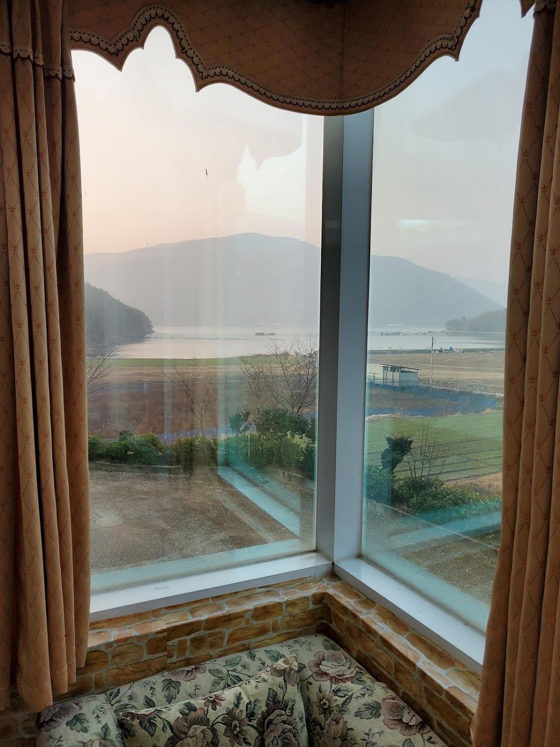 Cover Image for 모텔엘도라도