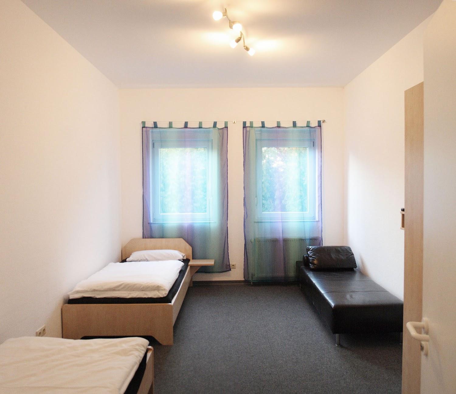 Cover Image for Looks Inn