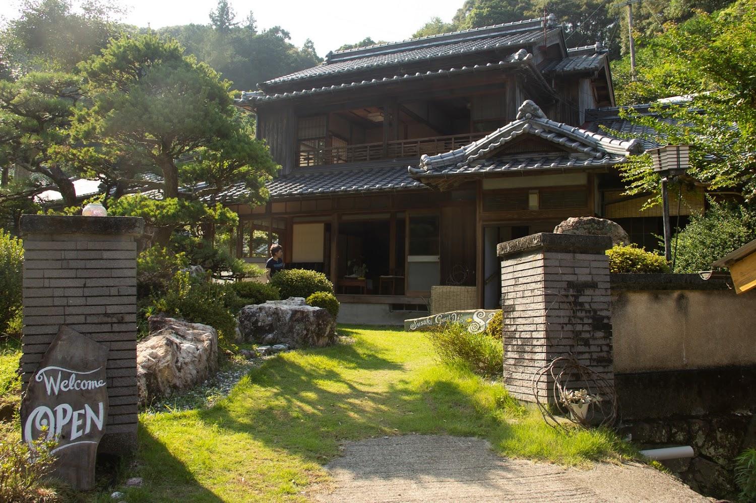 Cover Image for Ảnh At a glance