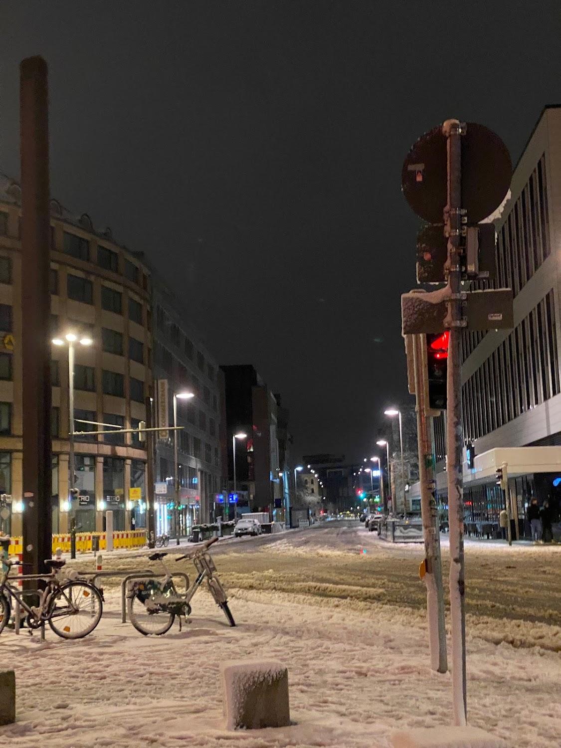 Cover Image for Hotel
