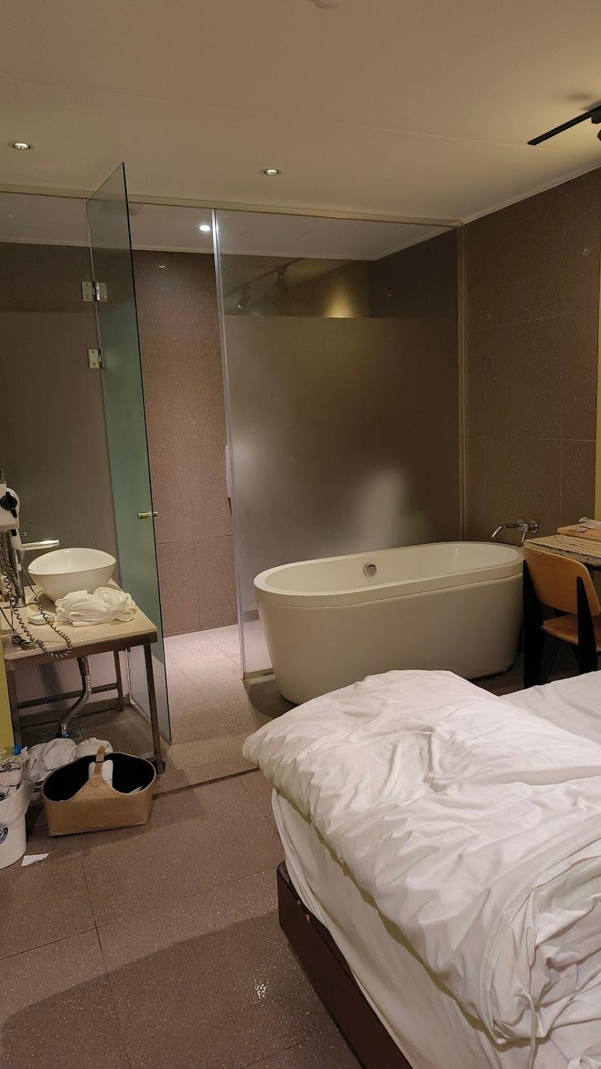 Cover Image for Myeongjak Hotel
