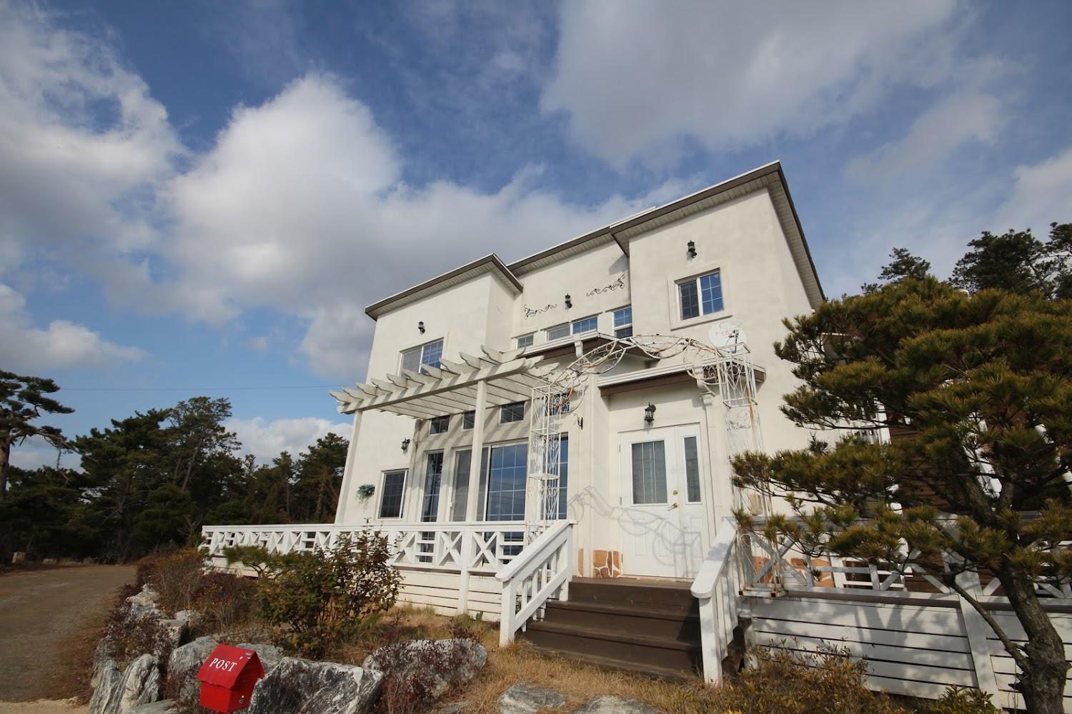 Cover Image for 하이얀펜션