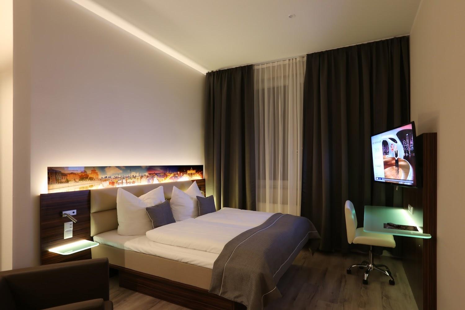 Cover Image for H24 HOTELTOW