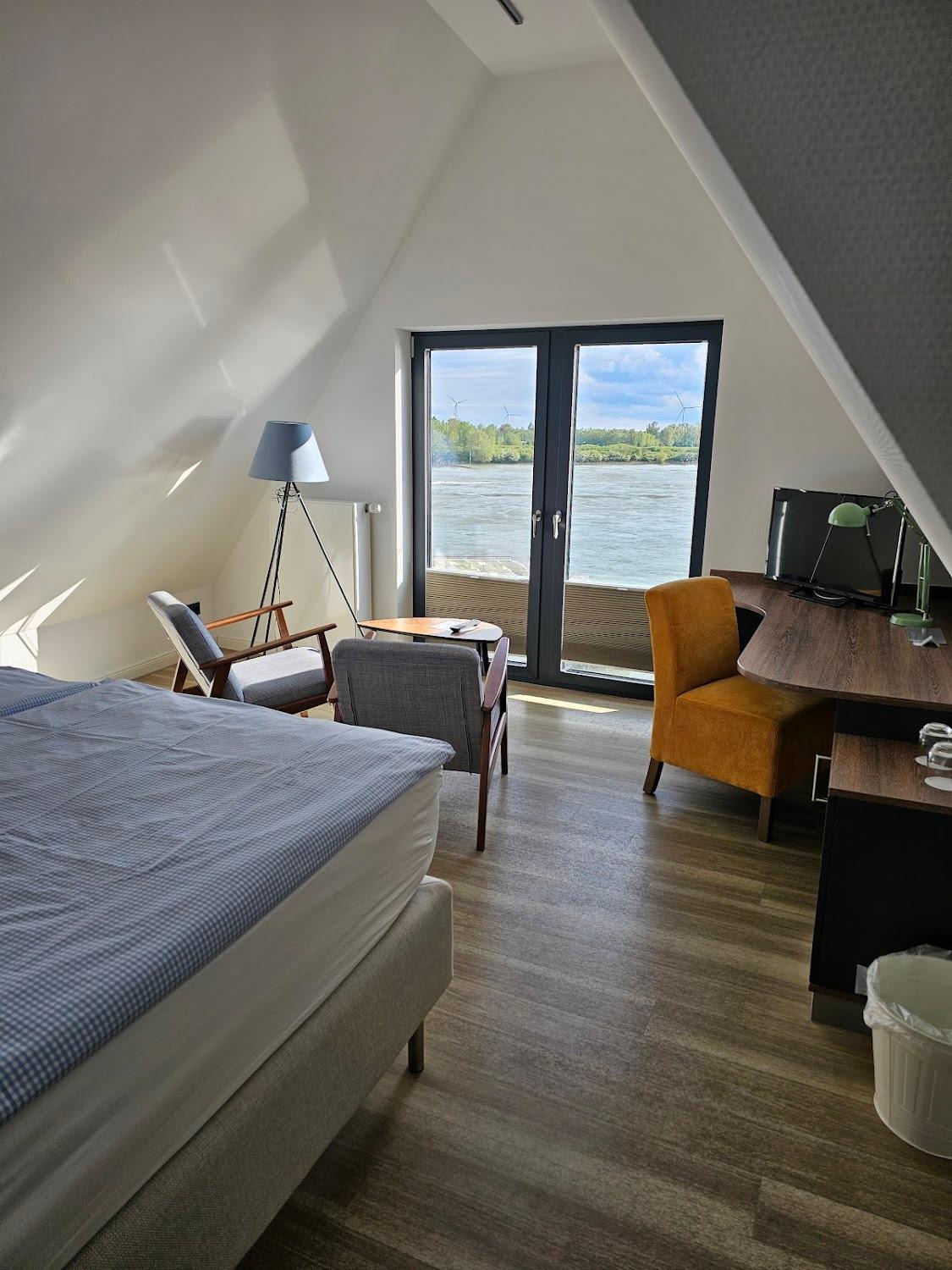 Cover Image for Logierhaus RheintorEINS Hotel & Appartements