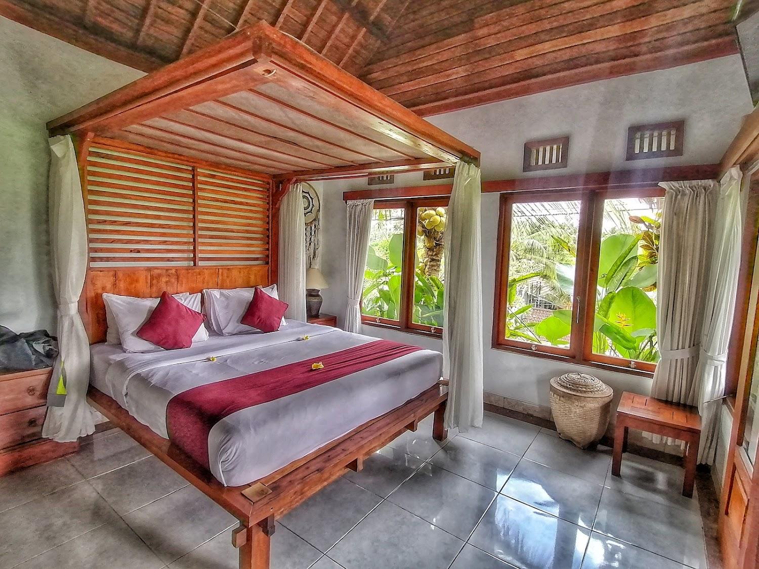 Cover Image for Uma Caming Villas & Gym