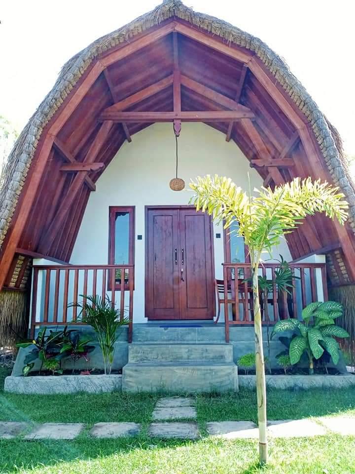 Cover Image for Tropical Sunday Bungalow