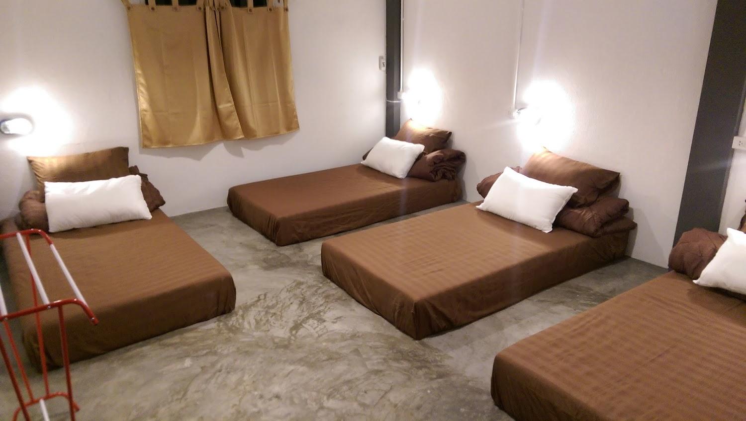 Cover Image for JunoHostel
