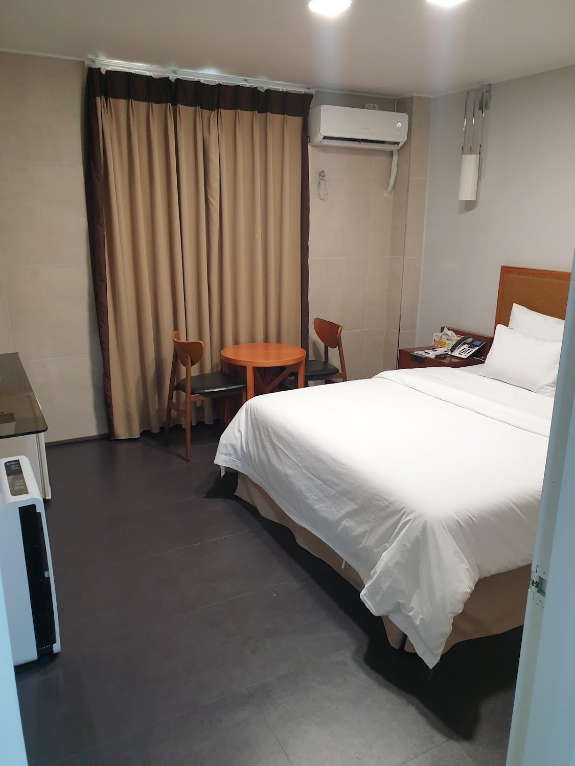 Cover Image for Donghae Hotel Mi