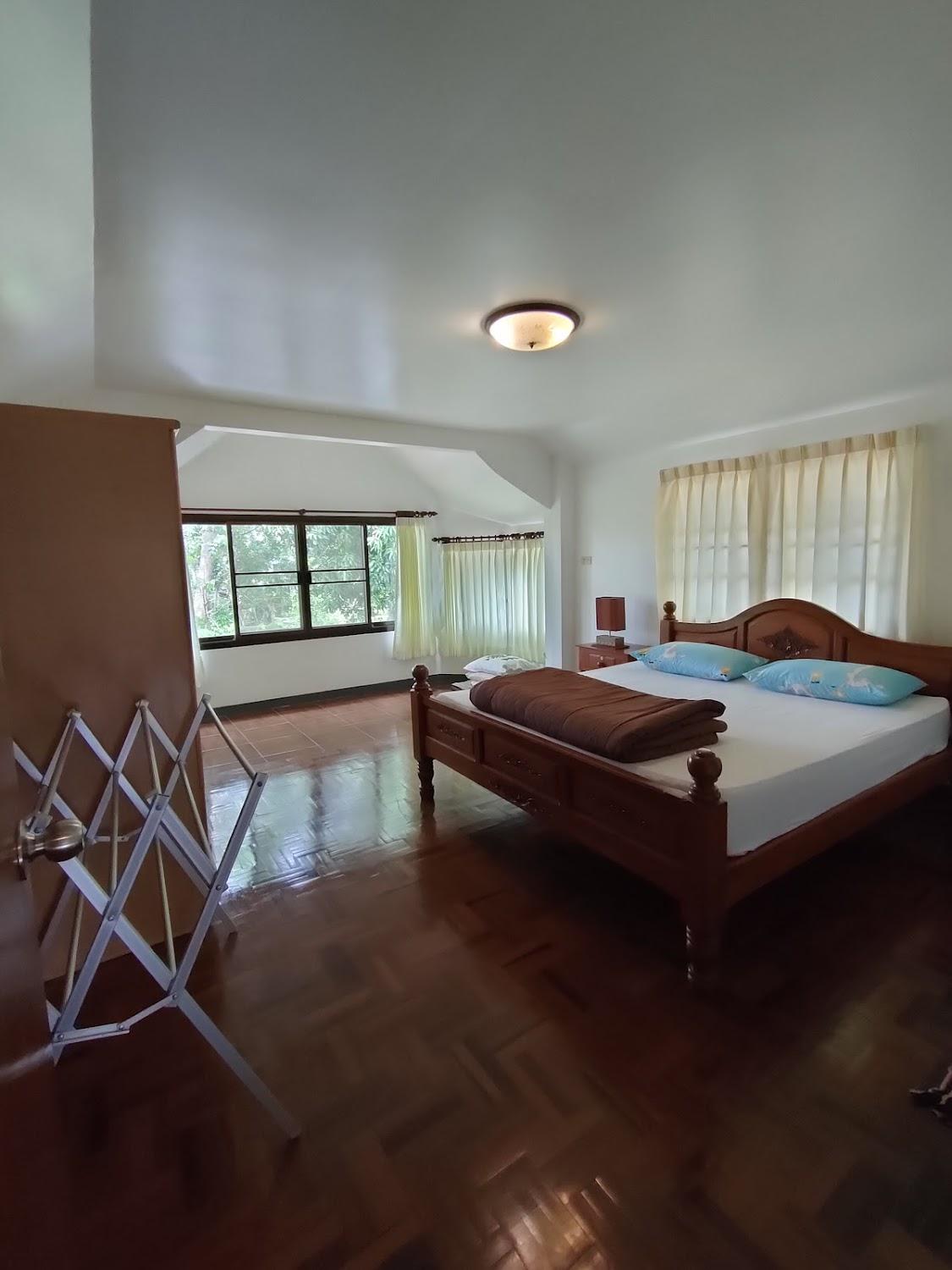 Cover Image for Oceanside place E8